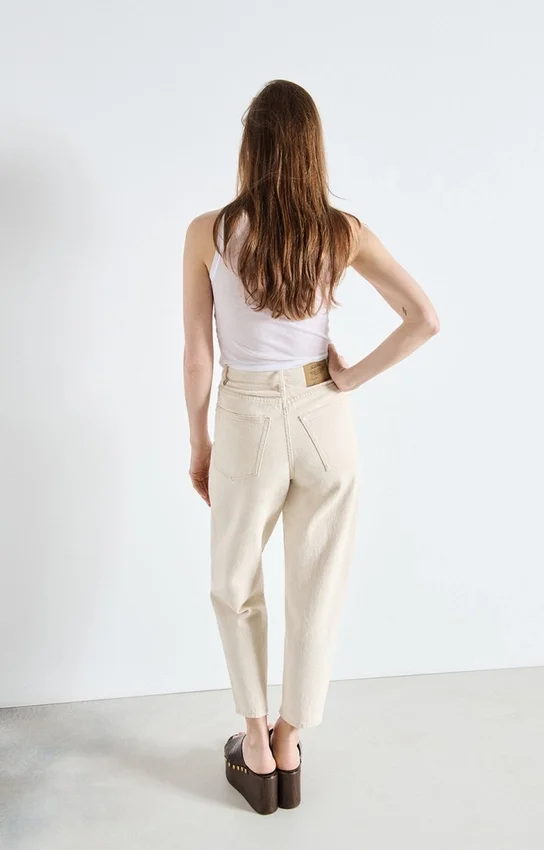 Damesjeans met wijd uitlopende pijpen van Tineborow Artikelnummer: TINE11AH26
