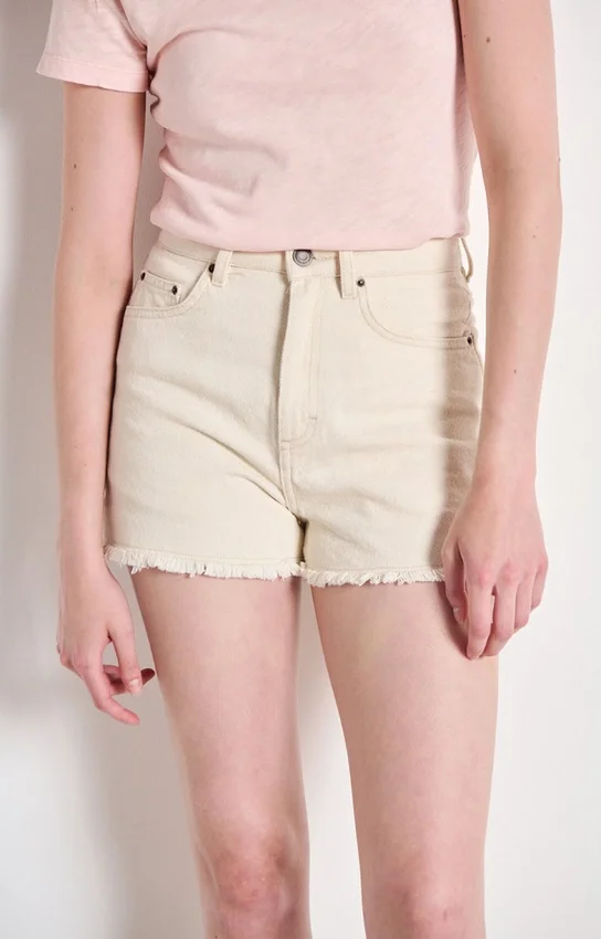 Damesshort Tineborow Artikelnummer: TINE09DH26