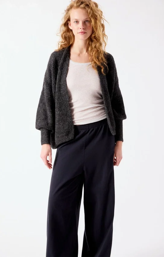 Damesvest East Artikelnummer: EAST19AH26