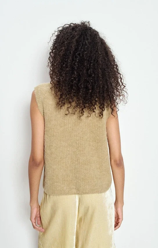 Damesvest East Referentie: EAST19MH26